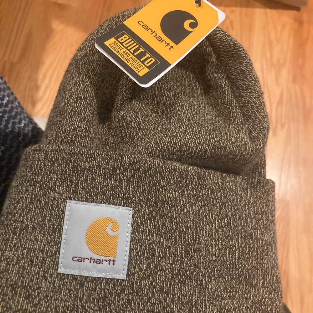 Carhartt WIP khaki and brown beanie new with tag